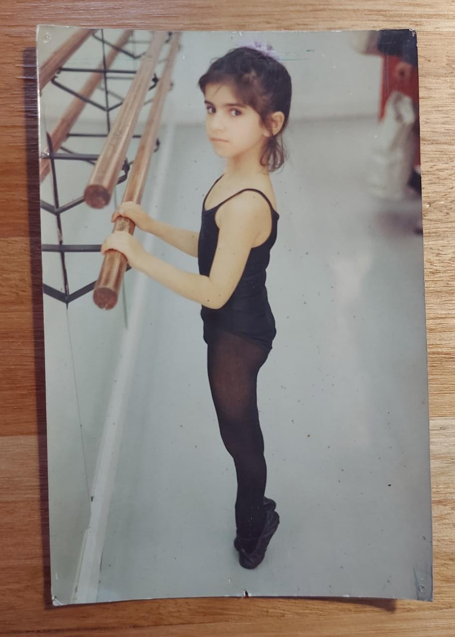 Celeste en sus primeros pasos de danza